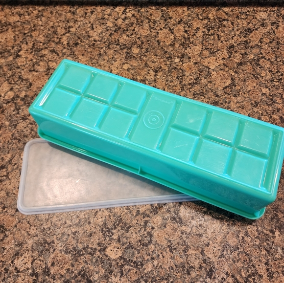 Tupperware Jadeite Celery Keeper 892/893-4 - Picture 6 of 6